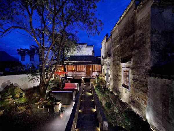 夜色撩人的古色民宿裝修設計效果圖欣賞